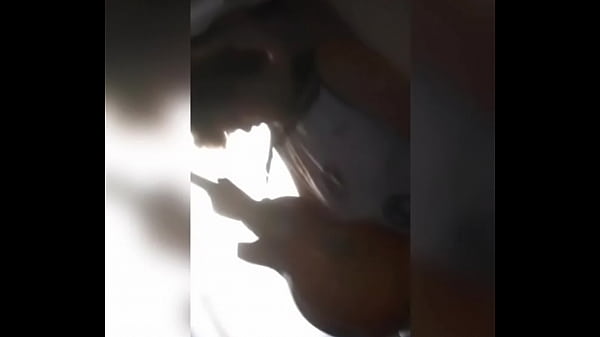 Joao transando com guitarra 