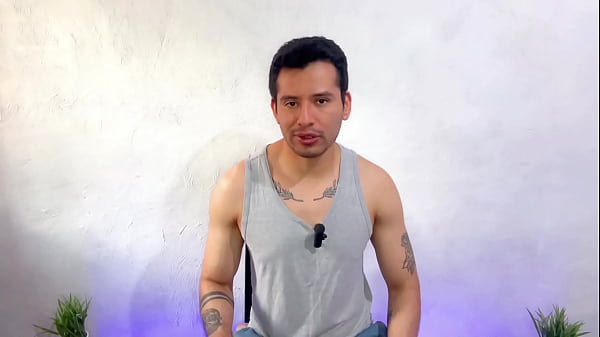 Un casado tiene sexo con otro hombre y mete su vergota y se la meten a el igual 