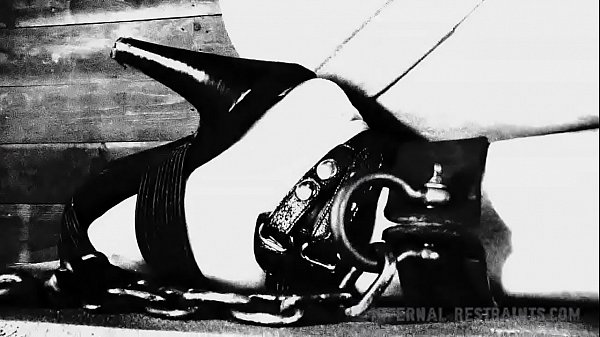 Nonton Racy Chick Is Slowly Getting Naked thumbnail