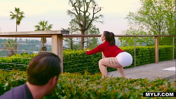 Play MP4 - Logan slides his thick cock into MILF Ivy   Lebelle's juicy twat