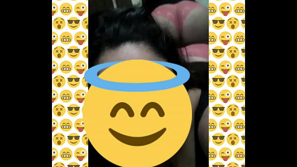 Esposa rebolando o rabo.