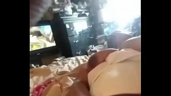 Nonton Fat Pussy Playing thumbnail