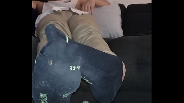 Play MP4 - Male feet worship