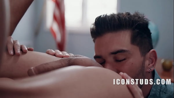 I don't want to learn french, I want you to take me on this desk.. 