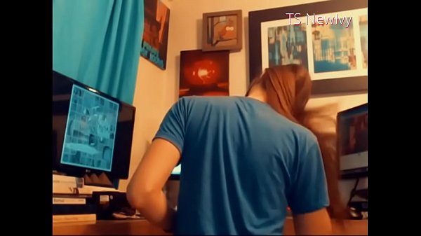 Play MP4 - TS Camgirl with Adorably Sexy Body and Ass