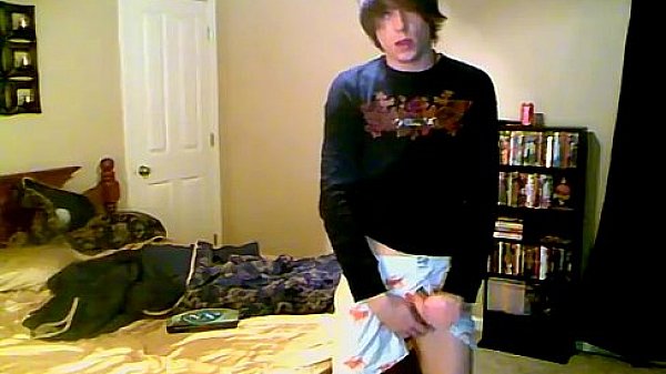 Nude men Trace comes home from the club all by himself and bods 