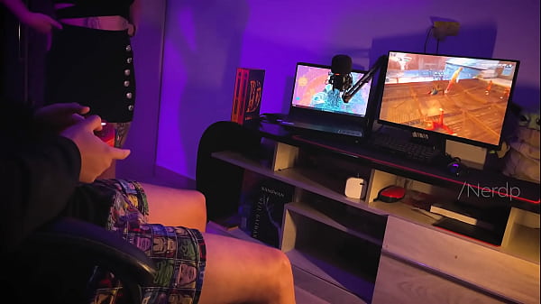 Nonton Minha Amiga Me Viu Jogando Mas Ela Queria Gozada Na Cara E Que Eu Comesse Ela A Noite Toda thumbnail