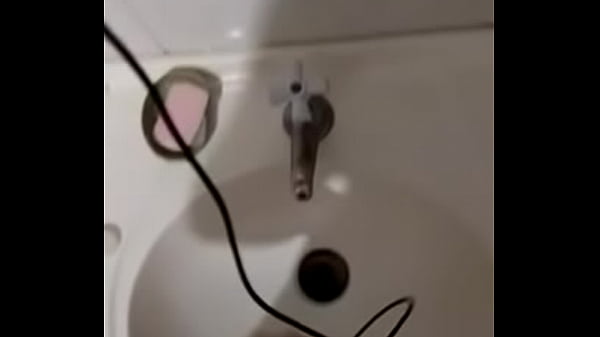 Amigo viu meu v&iacute;deo e bateu im&atilde; punheta 