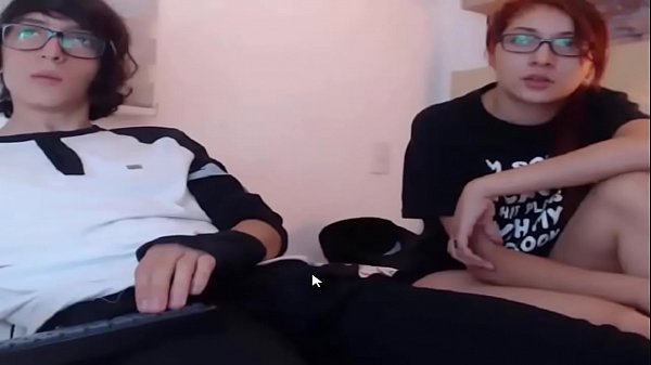 Chaturbate #1 | Jovem chupa namorada na cam 