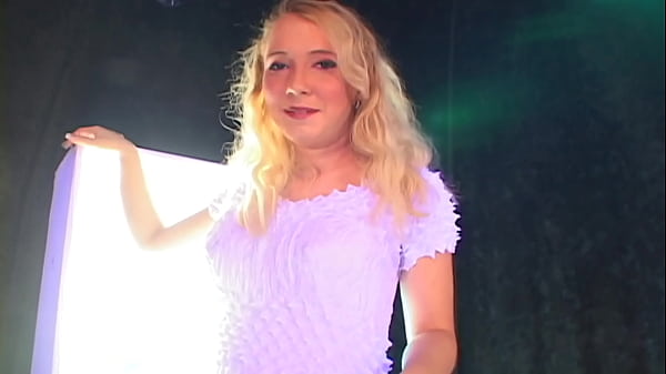 Banana split cream blonde ballerina squirts & deepthroats