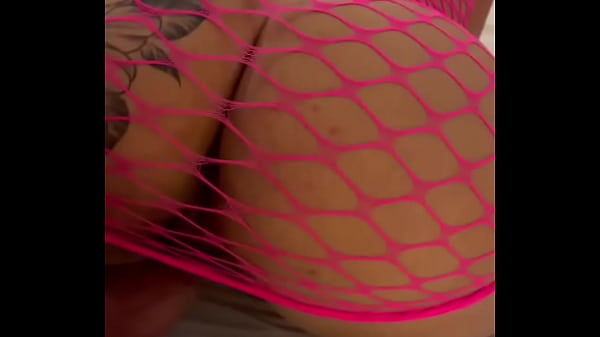 Quer colocar a cabecinha na minha portinha e sentir como sou quentinha 