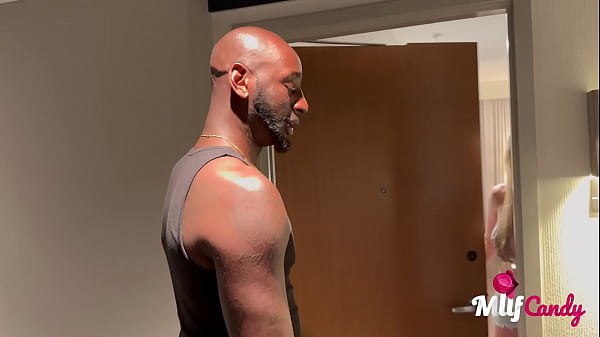 MILFCandy Daphnethe Coach gets_her Ballplayer