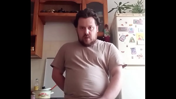 Гей с большими яйцами мастурбирует на камеру, кончает,выливает свежую сперму себе в рот и на наглое лицо! thumbnail