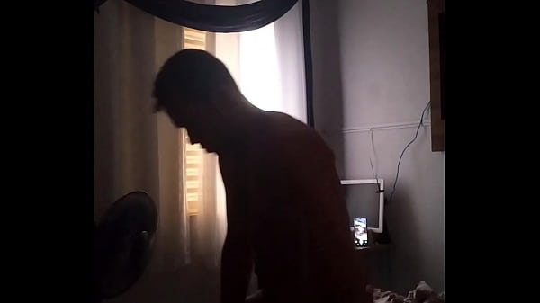 O Macho Meteu E Gozou thumbnail