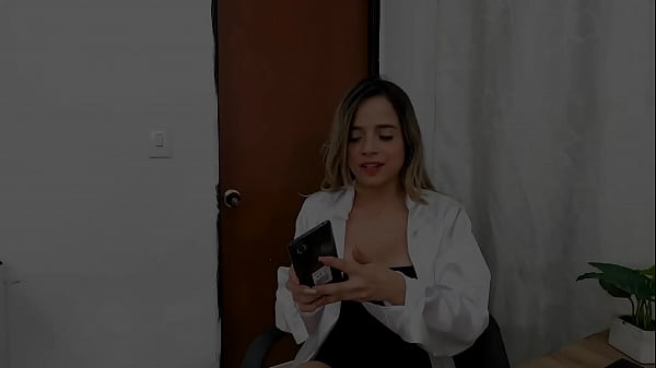 Nonton Dra. Perverted Masturbates In Her Doctor's Office thumbnail