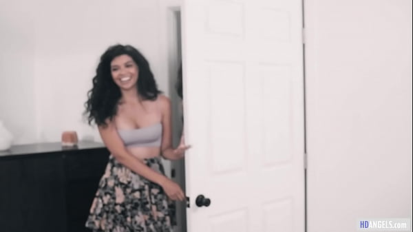 Harley Haze makes SilviaSaige and Kuleana having_lesbian sex