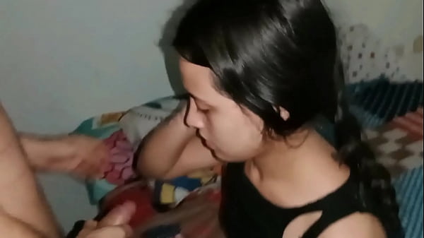 Porno casero amateur con hermosa flaquita hermanastra de vagina rosadita y apretada que rico se siente xnxx