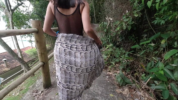 Heyya wife showing off on the beach getting oral and giving a blowjob on the trail with public sex on red