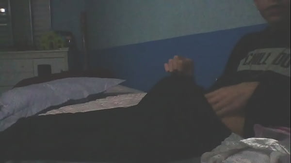 Novinho de 15 cm bate punheta &aacute_ noite