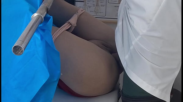 Ginecologista n&atilde;o sabia que estava sendo filmado! 