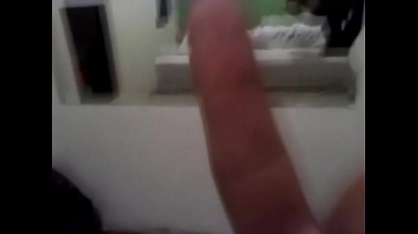 Colegiala de caracas es envuelta como bolsa de regalo de navidad 