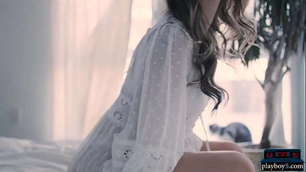 Play MP4 - Latina teen pornstar babe Alina Lopez solo and posing