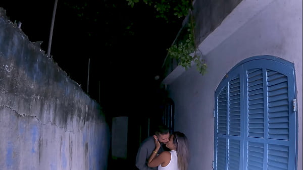 Filmei a vizinha safada dando pro amante