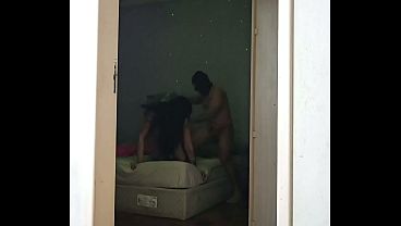 Fodida com forca na cama do corno por macho bem dotado Fucked Hard on the Cuckold s Bed by a Well Endowed Man