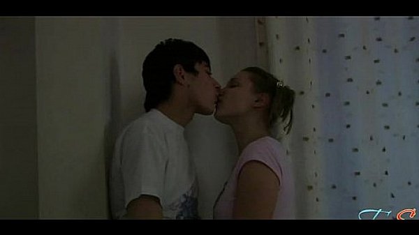 Nonton Love Tunnel Is Served At The Kitchen Counter thumbnail