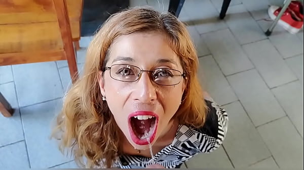 Play MP4 - Secretary used as an urinal and cum dump