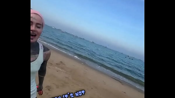 Play MP4 - Running in tourest hell Pattaya &colon;DFelt never so weird while running&period;&period;&period;We was the only one for sure out here making real &period;&period;&period;