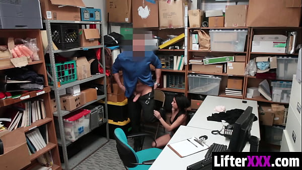 The Officer Pounds Her Cunt Hard - Lifterxxx 