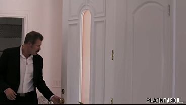 Nonton Nanny Kylie Rocket Has The Hots For Her Boss And Decide To Make Her Move.the Latina Teen Takes A Shower And Convinces Him To Join Her For A Fuck thumbnail