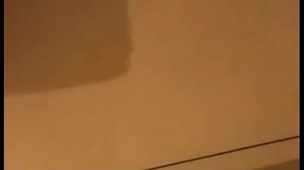 Play MP4 - 2 vợ chồng &dstrok;i xem phim xong vật qu&aacute; l&ocirc;i nhau v&agrave;o toilet &dstrok;ịt lu&ocirc;n