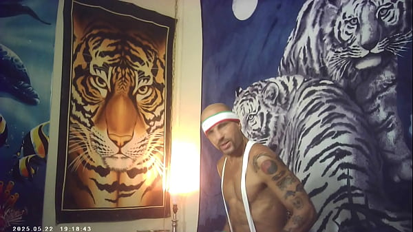 BEHIND THE SCENES OFA PORN_SHOOT