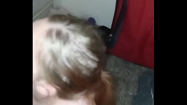 Play MP4 - Dirty bird gets facefucked