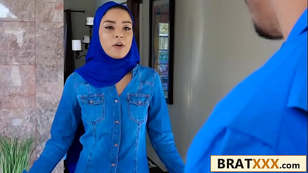 Tiny hijab hottie double teamed by hung movers in her new home