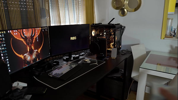 Nonton Redhead Step Mom S And Gets Fucked Hard thumbnail