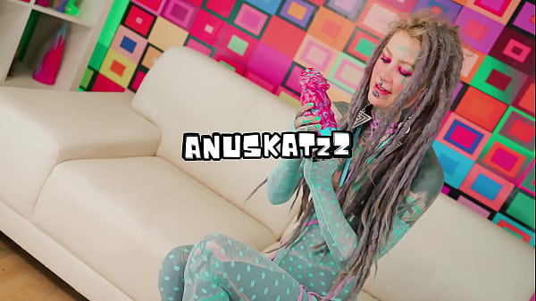 Nonton Tatted Beauty Squirt Session &ndash; Anal Stretching, Toys & Prolapse thumbnail