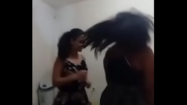Novinha Dan&ccedil;ando funk 
