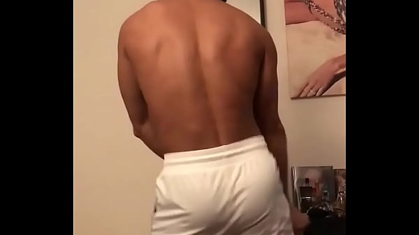 Twerking my as and enjoying it 