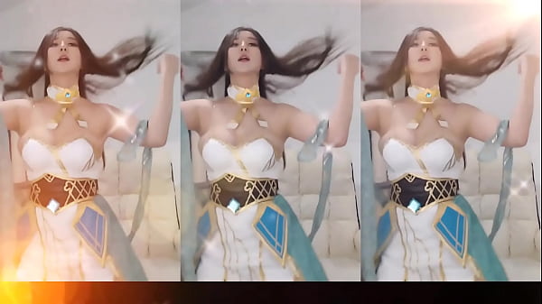 Big Boobs Chick In Cosplay thumbnail