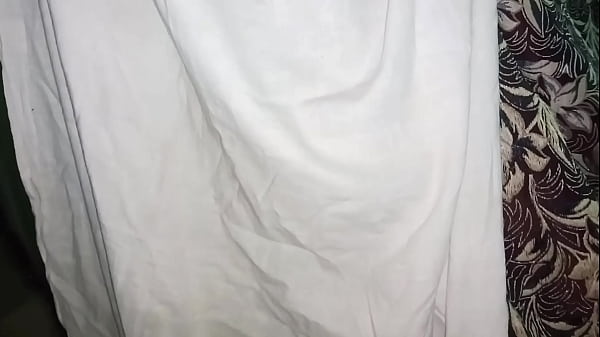 Nonton Sonam Khan Ki Talash Ma Ponam Ki Gand Phatt Gai, Desi Hindi Clip Dedicated To Best Friend Sonam thumbnail