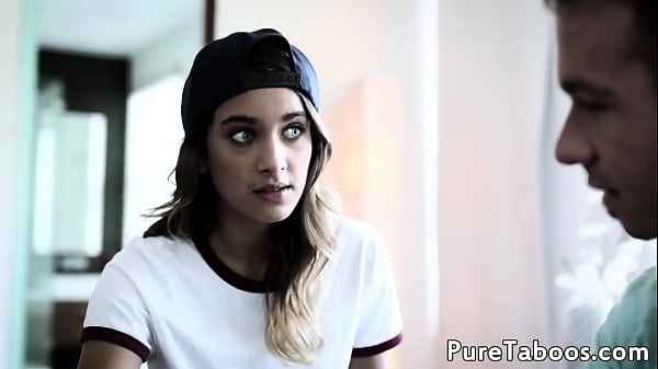 Gorgeous brunette bisexual_fucks her bf