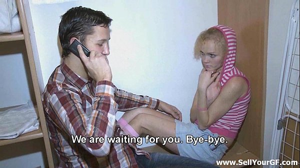 Play MP4 - Blondie Foxy in trouble