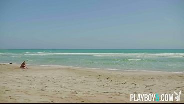 Nonton Ukrainian Milf Beauty Has The Most Amazing Juicy Big Ass On Her thumbnail