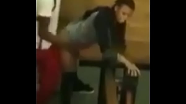 couple d étudiant baise à_l iversité