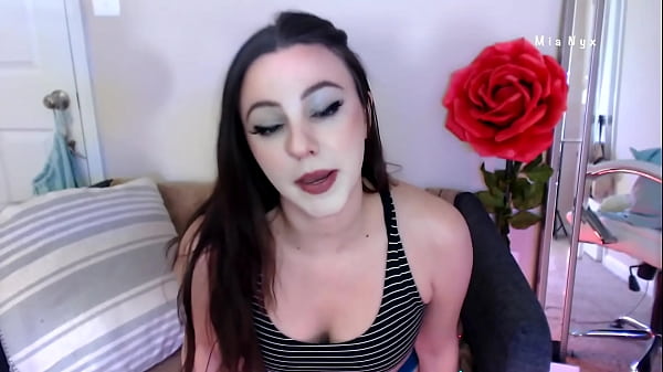 Play MP4 - Size Queen Describes Her Favorite Big Dicks then Worships Your Huge Dick Live on Cam MiaNyx