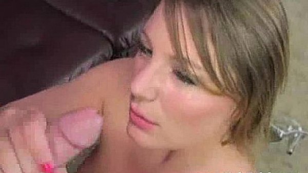 Nonton Hot Blond Gets Big Cock thumbnail