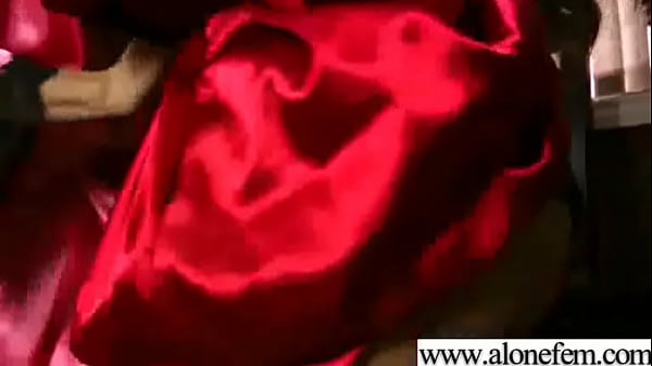 Freak amateur girl insert toys in her pussy movie 21